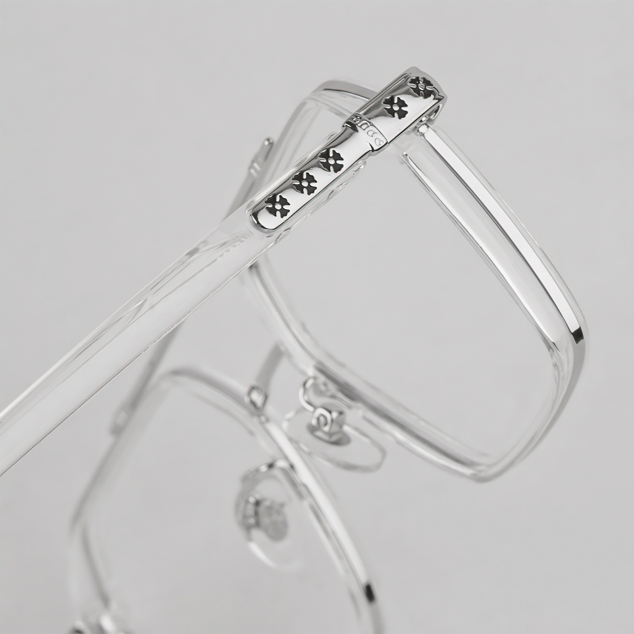 Royal Cross Silver